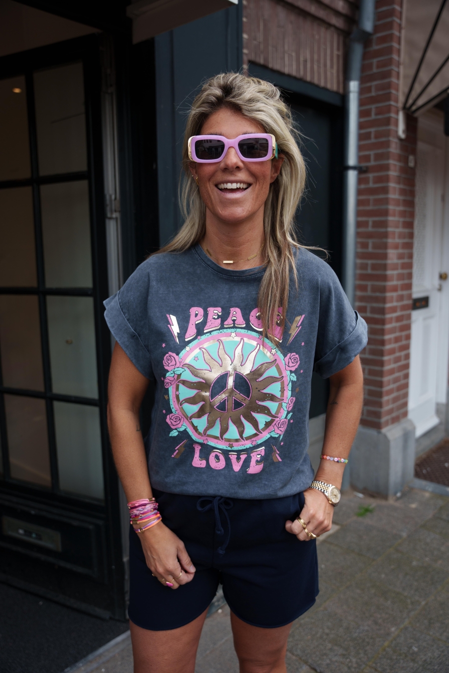 Shirt PEACE LOVE