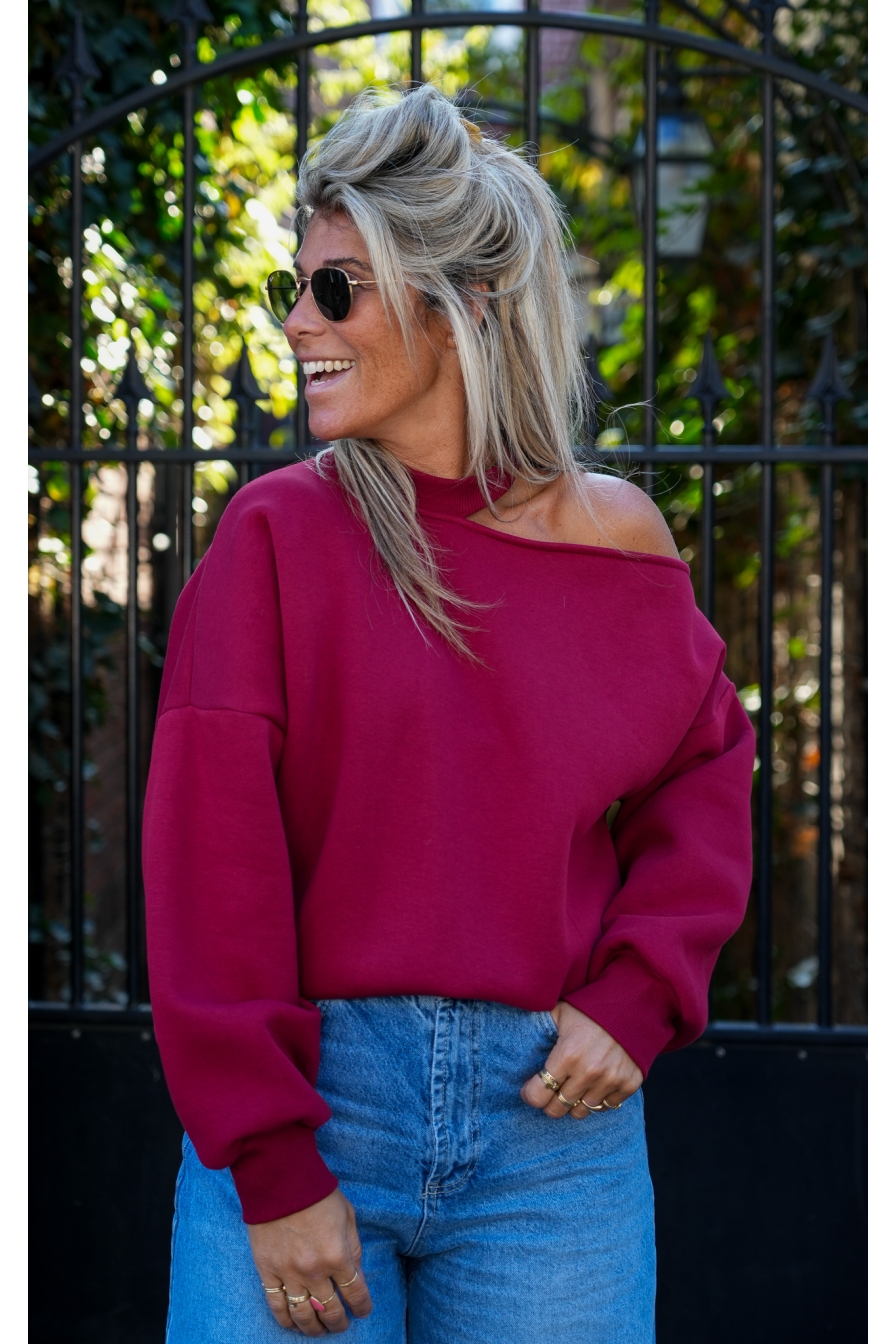 Off Shoulder Sweaty Bordeaux