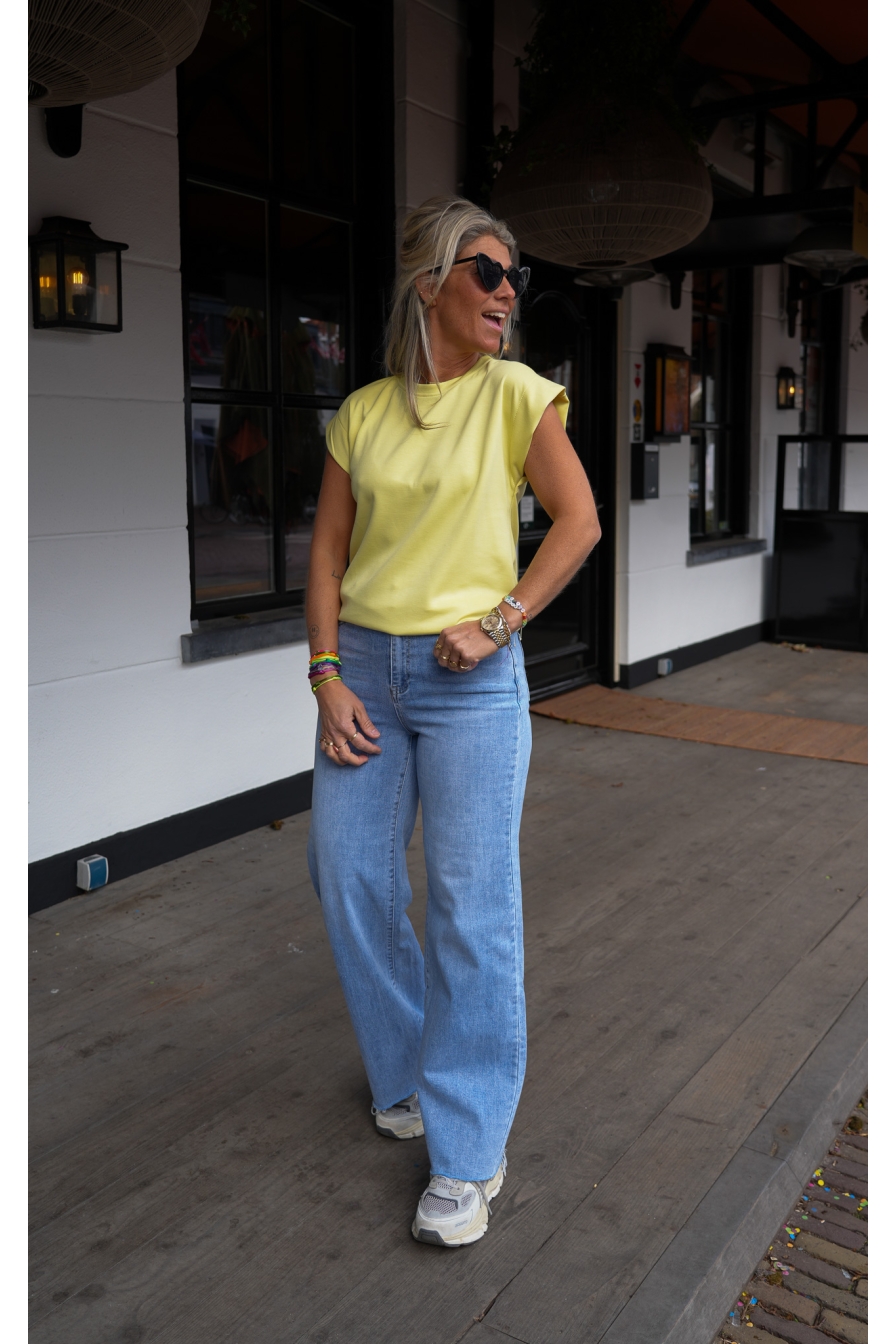 Kapmouwshirt Yasmine Geel