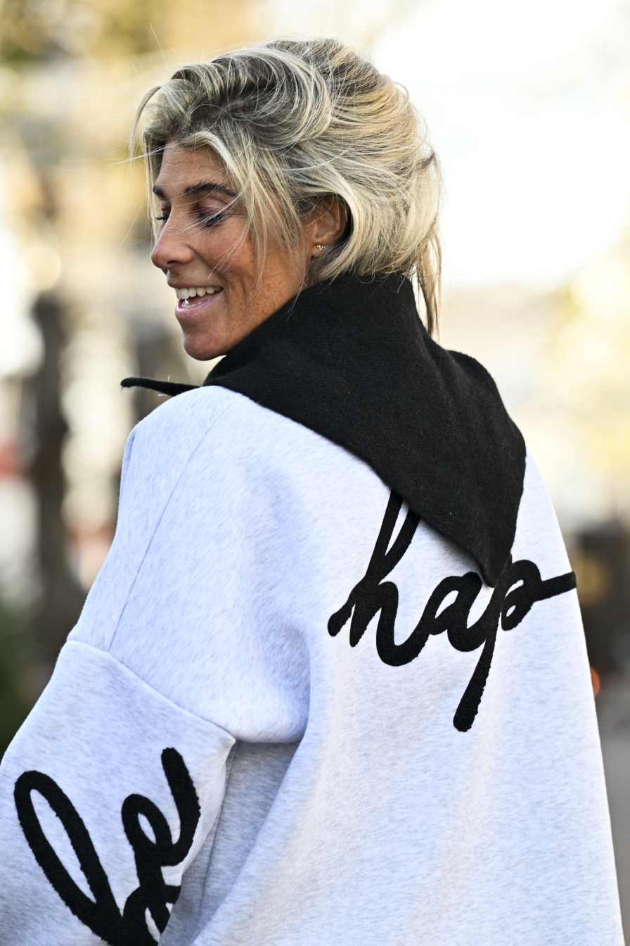 Sweater Be Happy Zwart