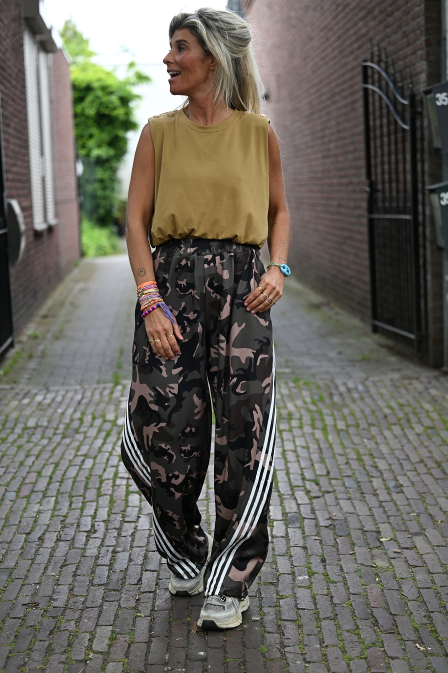 Top Khaki Kay