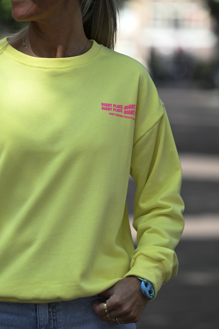 Sweater Right-Place Geel