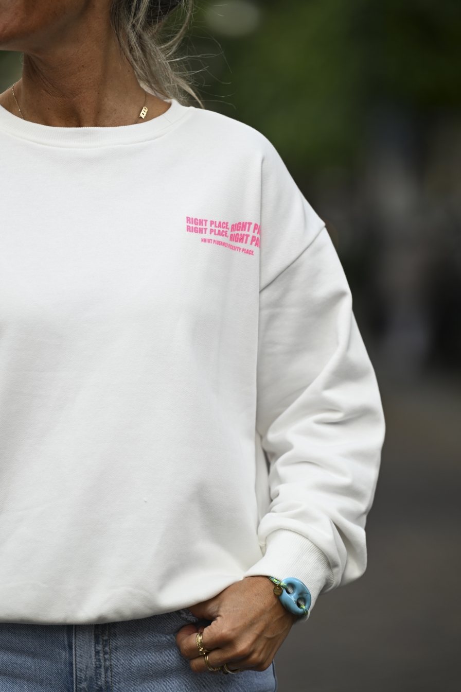 Sweater Right-Place Wit