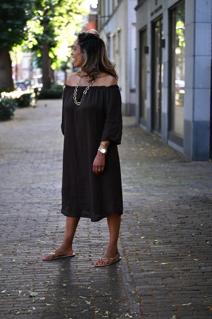 Dress Fara Bruin