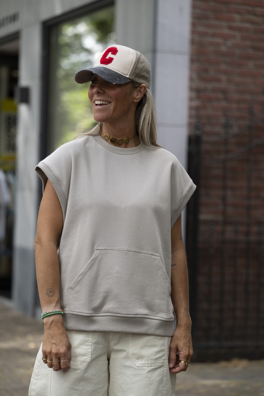 Kangaroo Sweater Taupe
