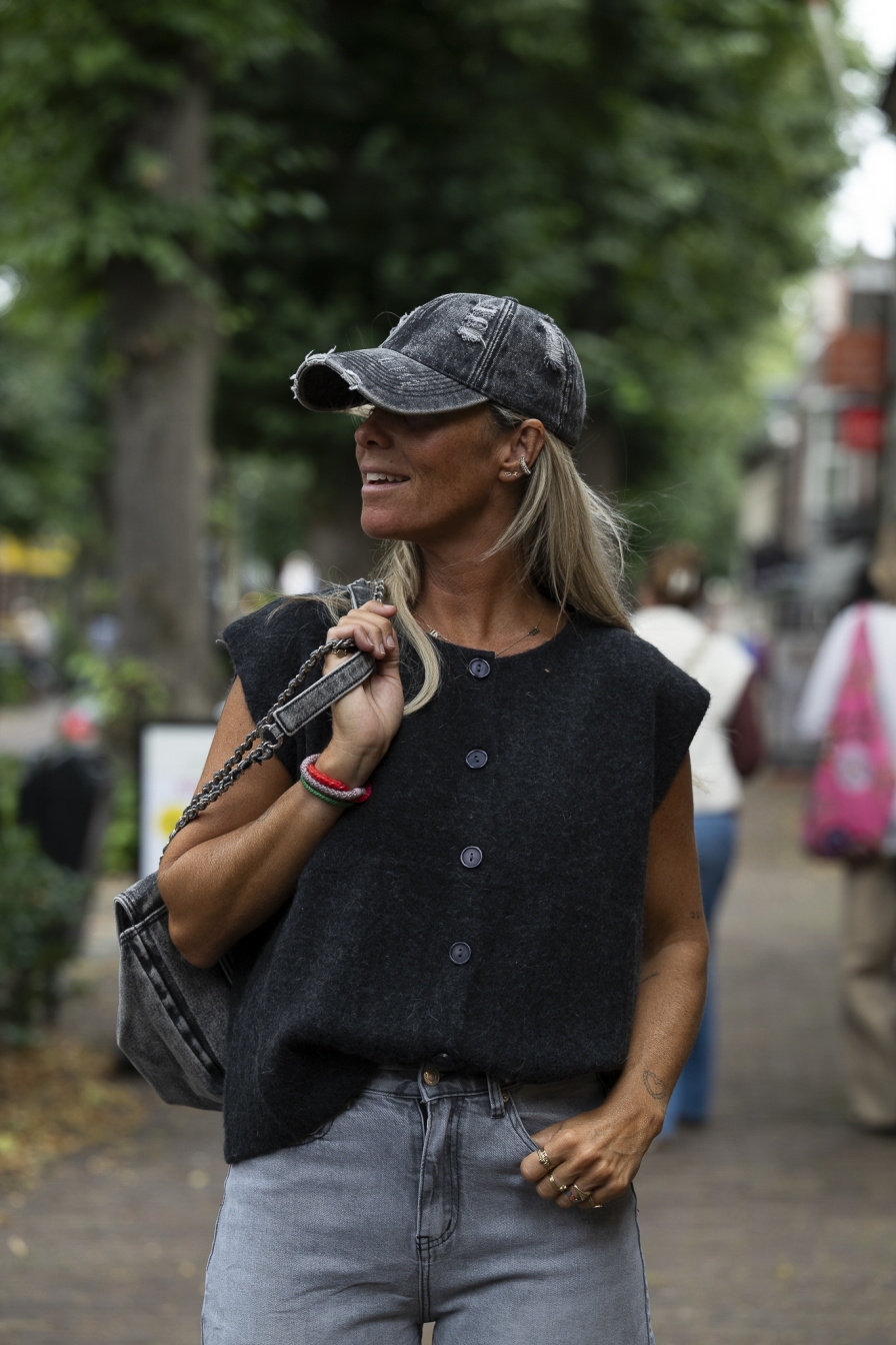 Sleeveless Vest Lyn Blauw