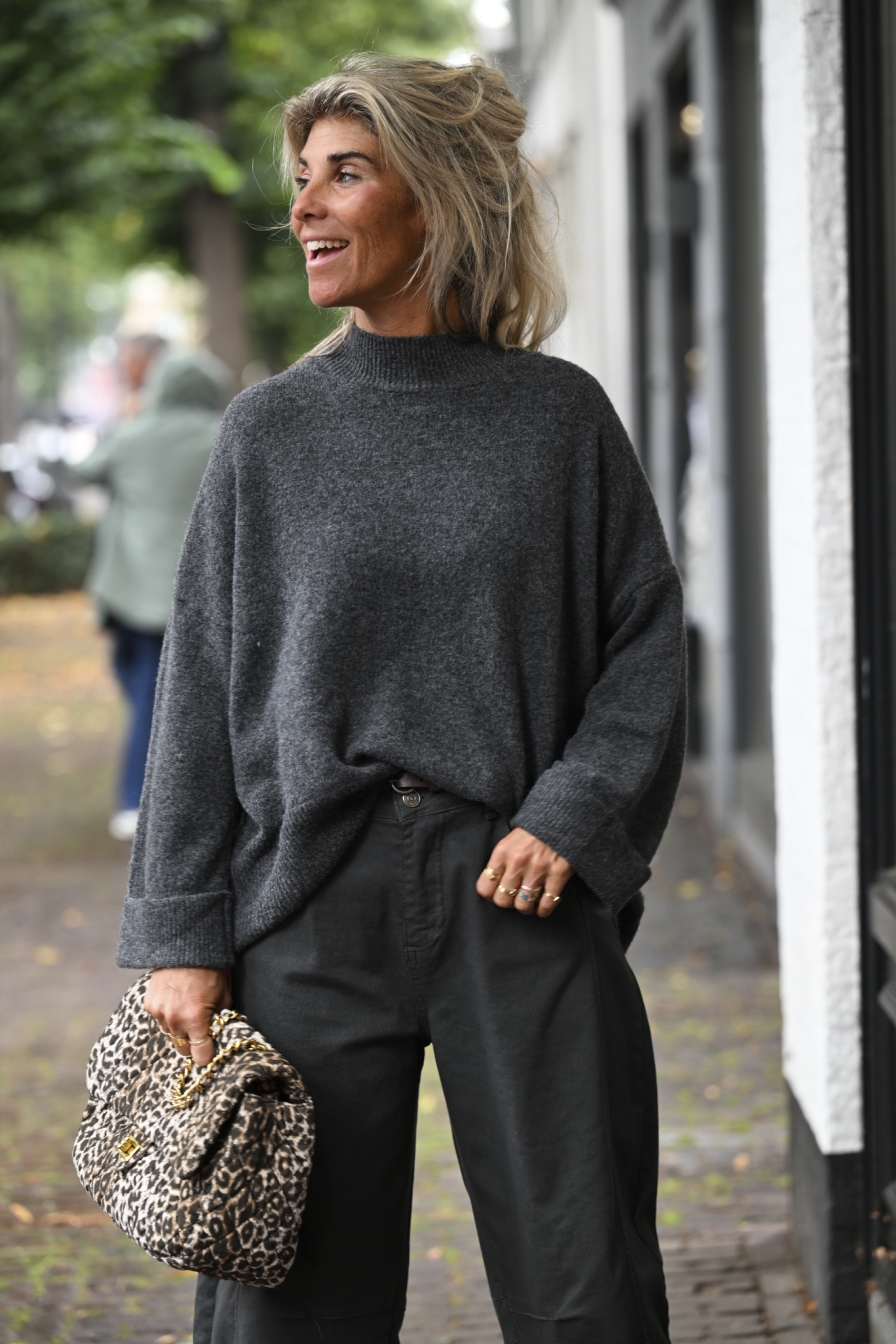 Pull Loraine Antraciet
