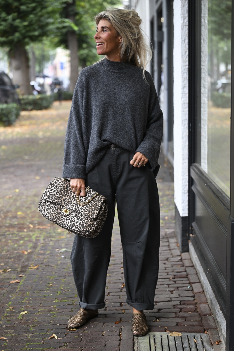 Pull Loraine Antraciet