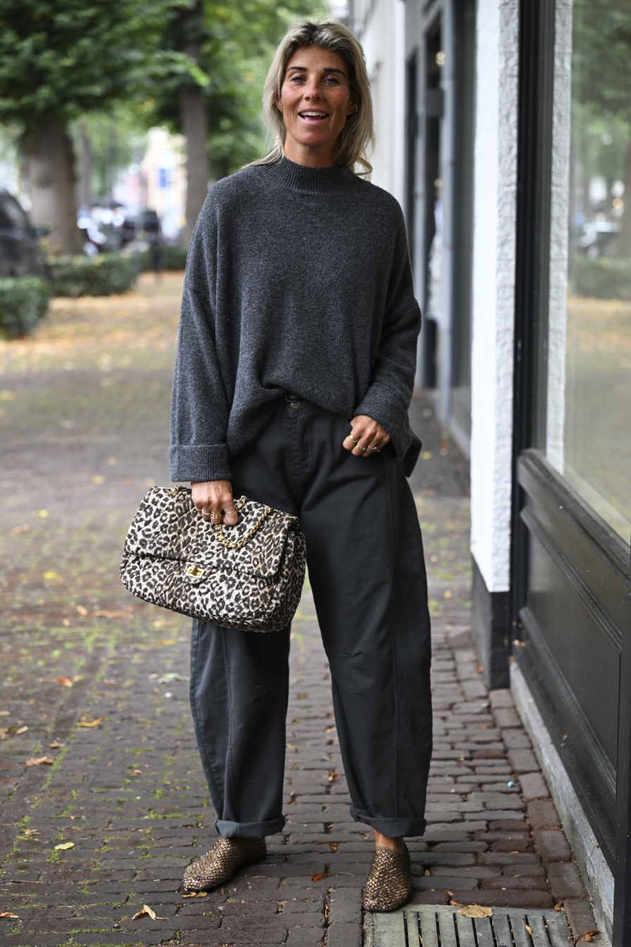 Pull Loraine Antraciet