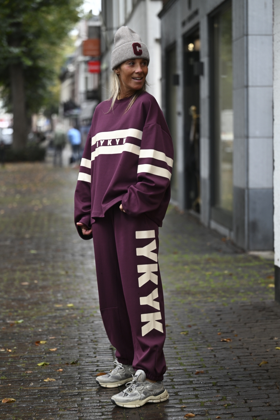 Broek IYKYK Bordeaux