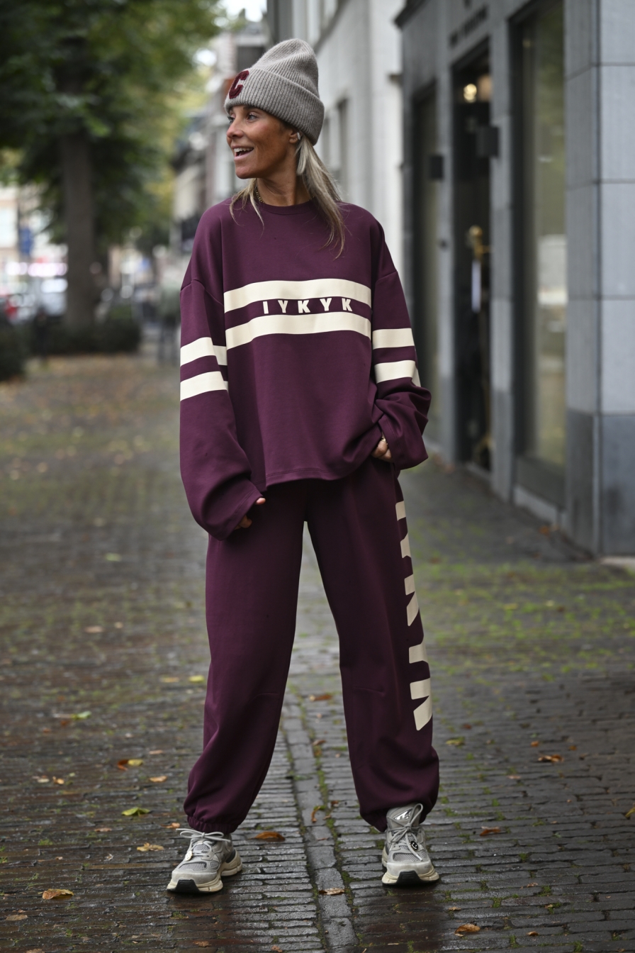 Broek IYKYK Bordeaux