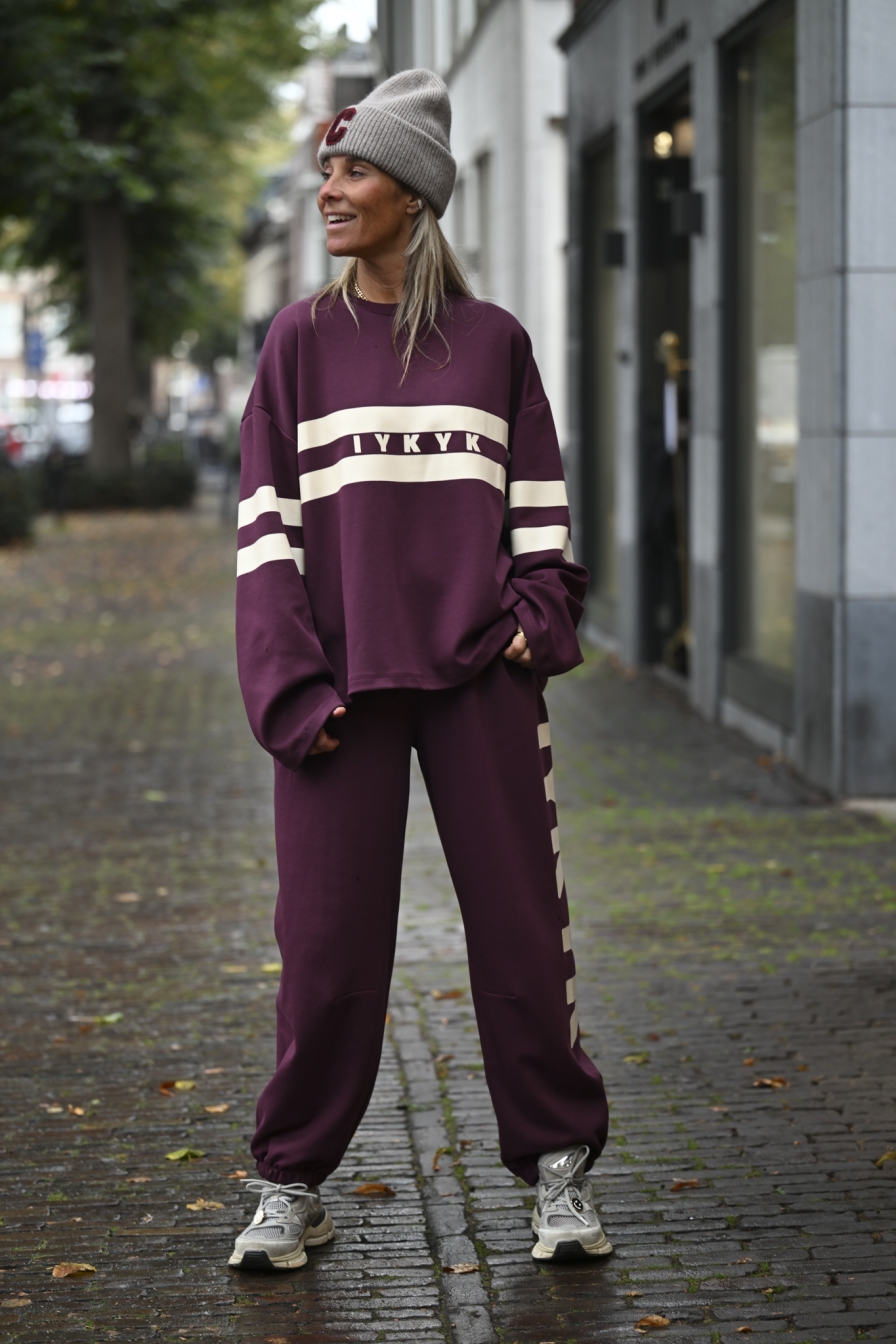 Broek IYKYK Bordeaux