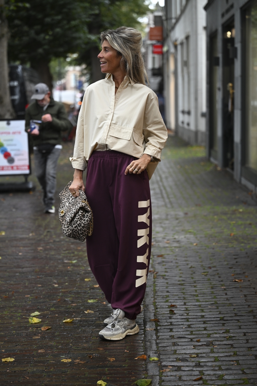 Broek IYKYK Bordeaux