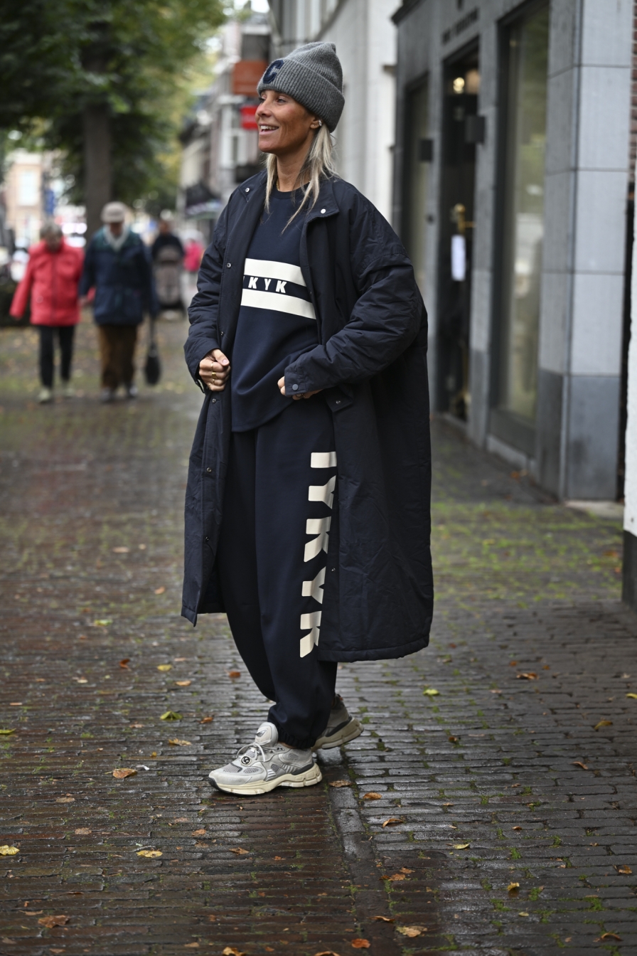 Broek IYKYK Donkerblauw